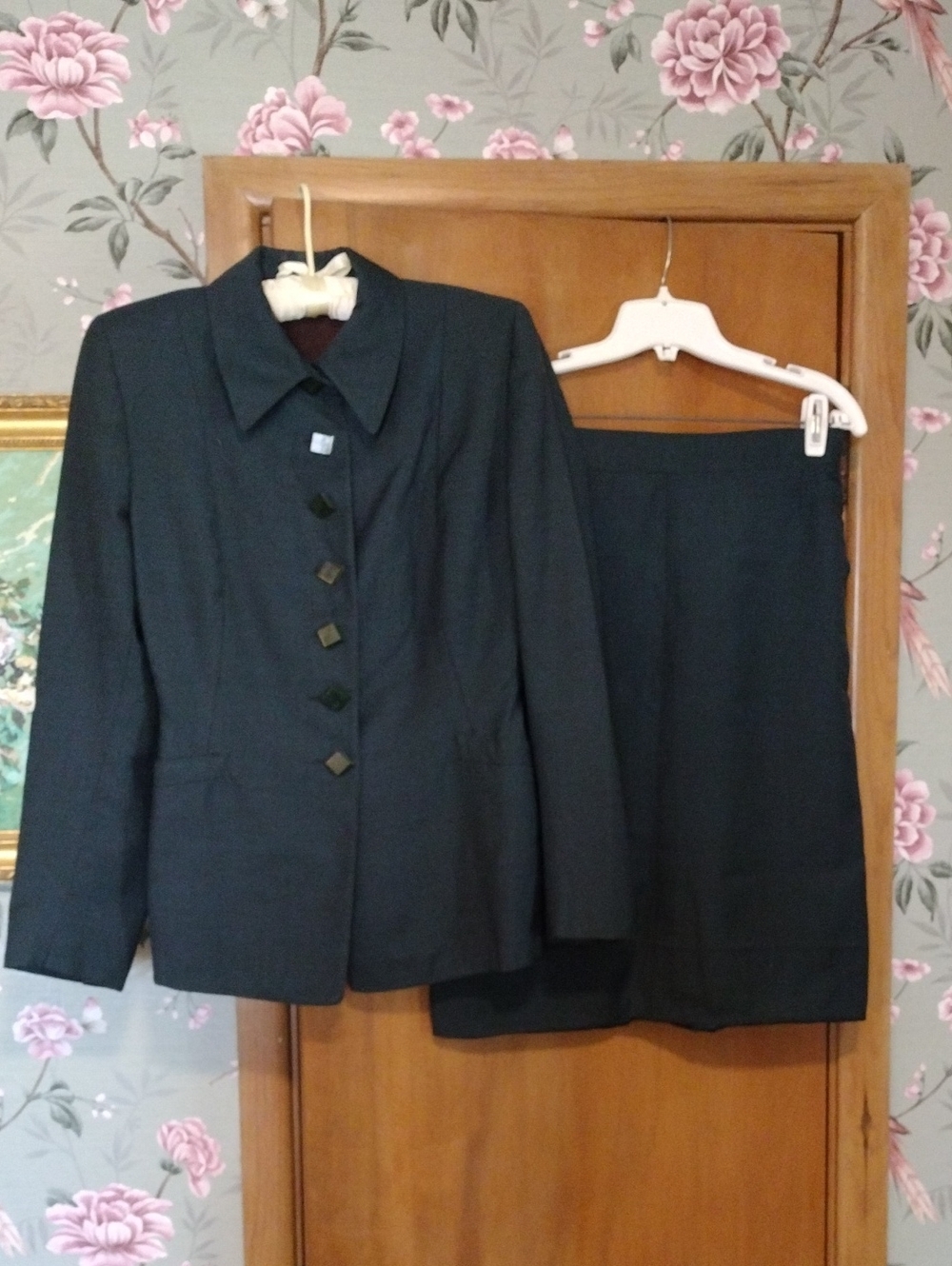 1940s Ladies Skirt Suit
